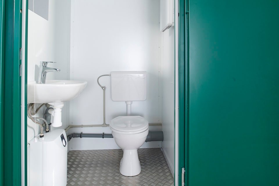 005-Double-Toilet-ral6005-detail1-960x640-1-1.jpg