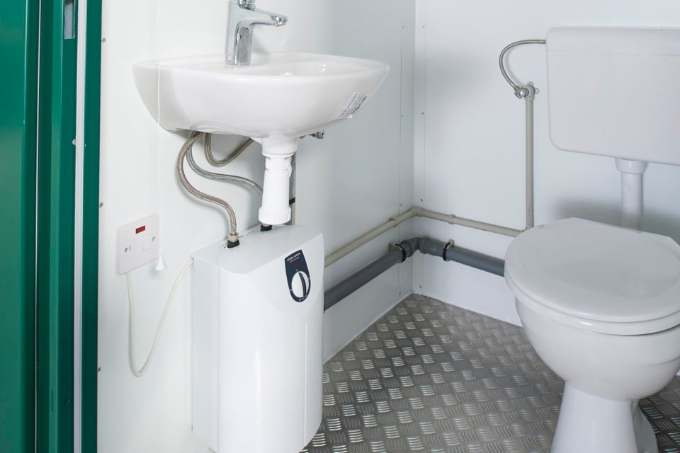005-Double-Toilet-ral6005-detail2-960x640-1-1.jpg