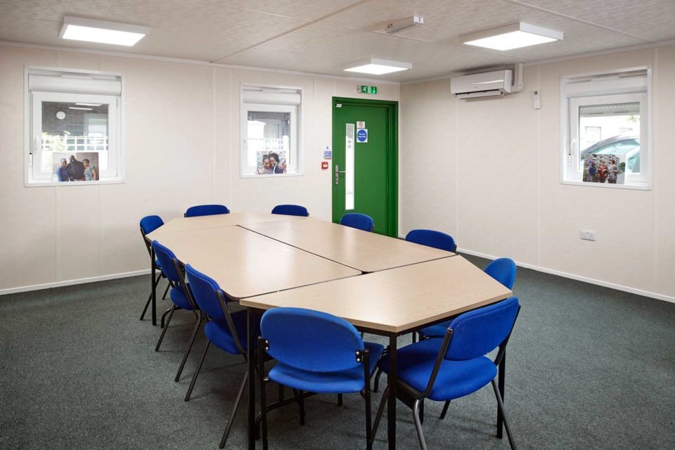 006-modular-building-meeting-room-960x640-1-1.jpg