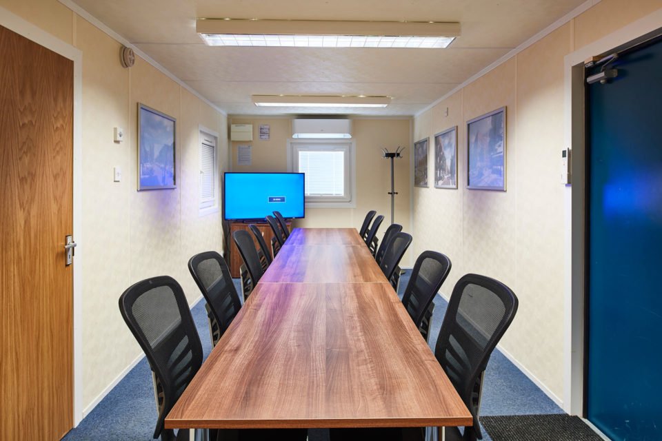 1006-Boardroom-table-in-ECOlink-cabin-960x640-1-1.jpg