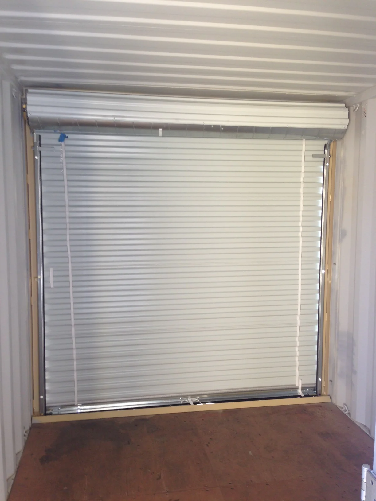 16Ft-Storage-Container-With-RollUp-Door-1-1.webp