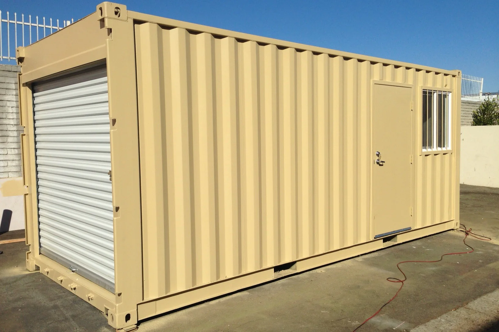 16Ft-Storage-Container-With-RollUp-Door-1-2-1.webp