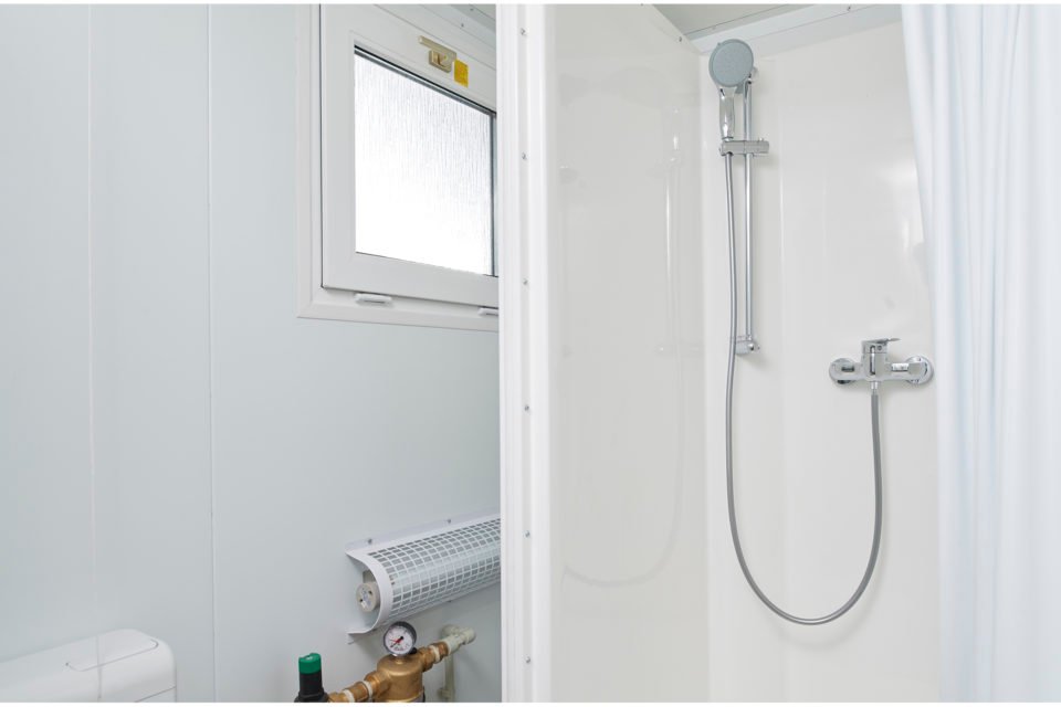 712-Contanx-Shower-Toilet-Shower1-960x640-1.jpg